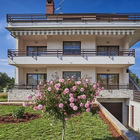 Apartament Lovely Roses Umag